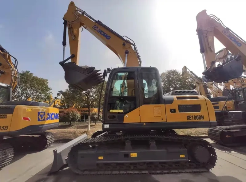 Экскаватор гусеничный XE180 DN