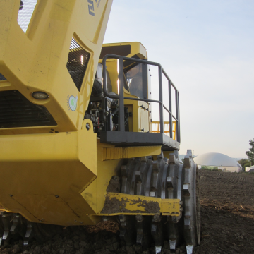 Полигонный компактор BOMAG BC 472 RB