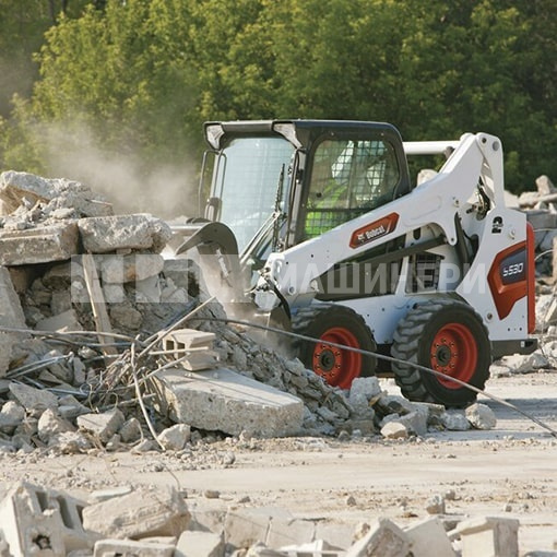 Мини-погрузчик Bobcat S530 (AC, джойстики), высота подъема 3023 мм