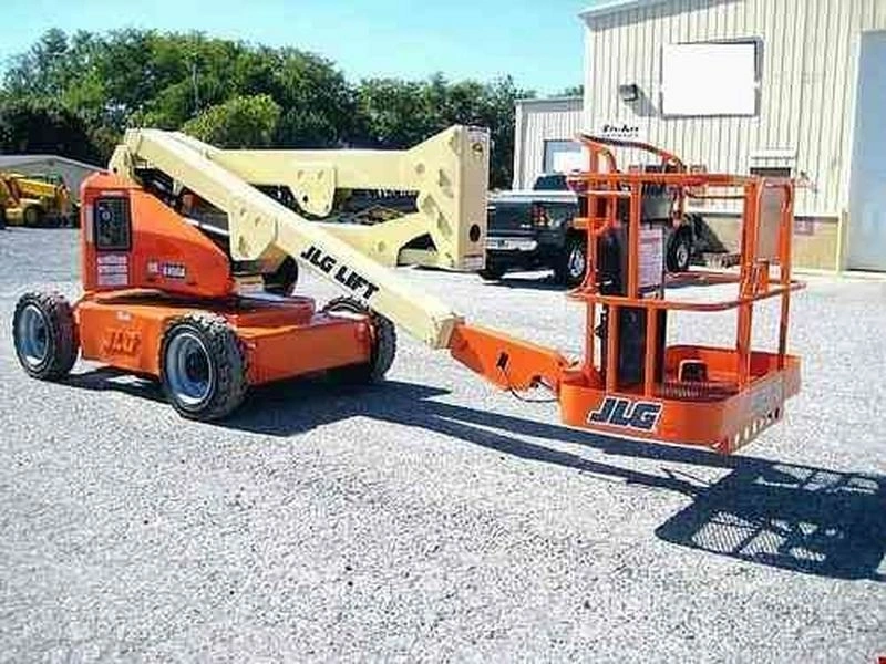 Самоходный коленчатый подъемник JLG E450A