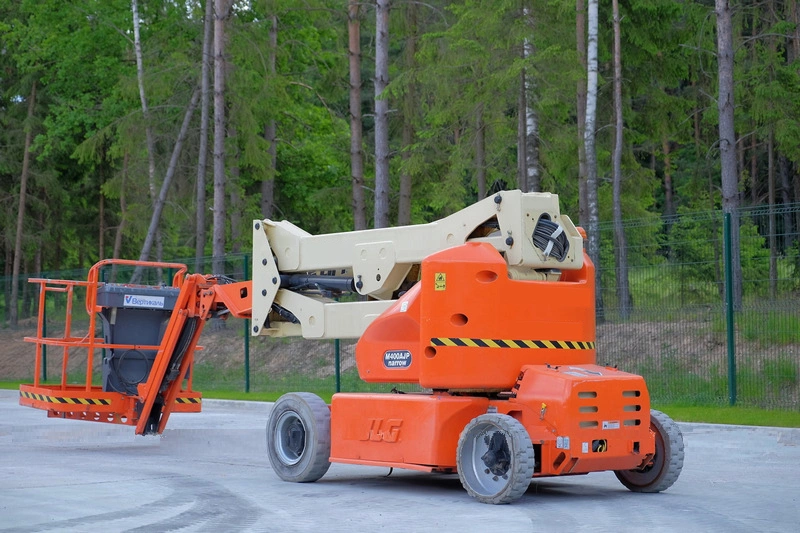 Самоходный коленчатый подъемник JLG M400AJPN