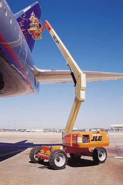Самоходный коленчатый подъемник JLG E 600 J