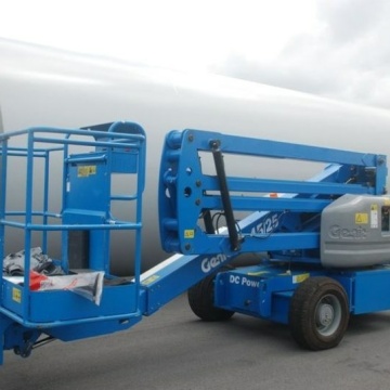 Коленчатый подъемник б/у GENIE Z45-25 DC 15.08.2006, грузоподъемность 227 кг, размер платформы 0.76×1.83 м