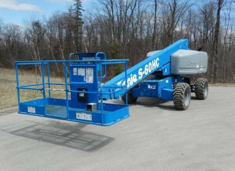 Телескопический подъемники GENIE GЕNIE S-60HC, грузоподъемность 340 кг, размер платформы 0.91 × 2.44 м