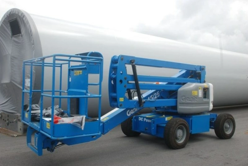 Коленчатый подъемник б/у GENIE Z45-25 DC 21.02.2006, грузоподъемность 227 кг, размер платформы 0.76×1.83 м