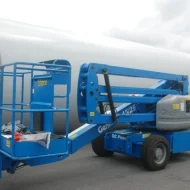 Коленчатый подъемник б/у GENIE Z45-25 DC 21.02.2006, грузоподъемность 227 кг, размер платформы 0.76×1.83 м