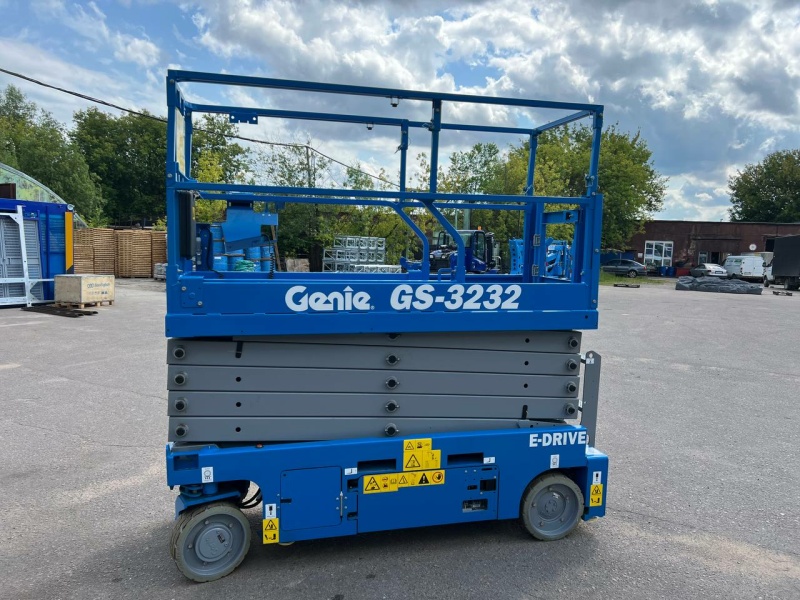 Ножничный подъемник GENIE GЕNIE GS-3232, грузоподъемность 227 кг