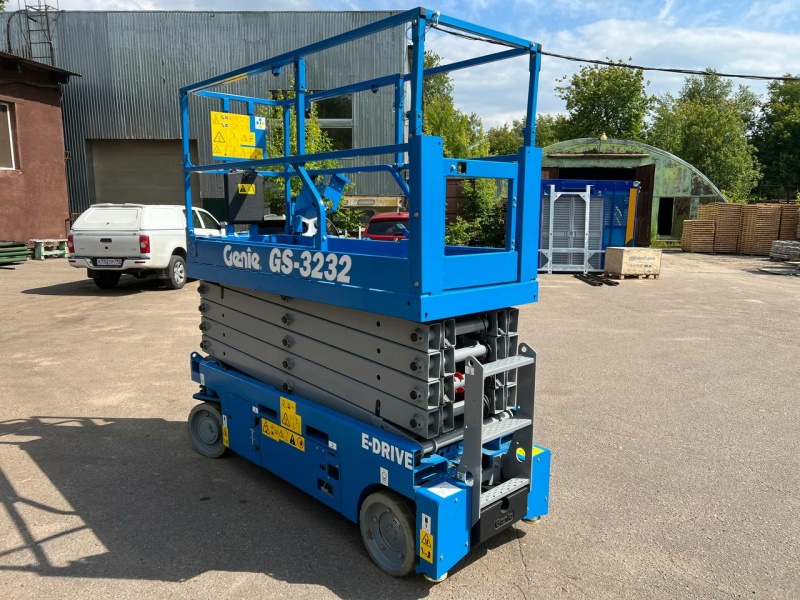 Ножничный подъемник GENIE GЕNIE GS-3232, грузоподъемность 227 кг