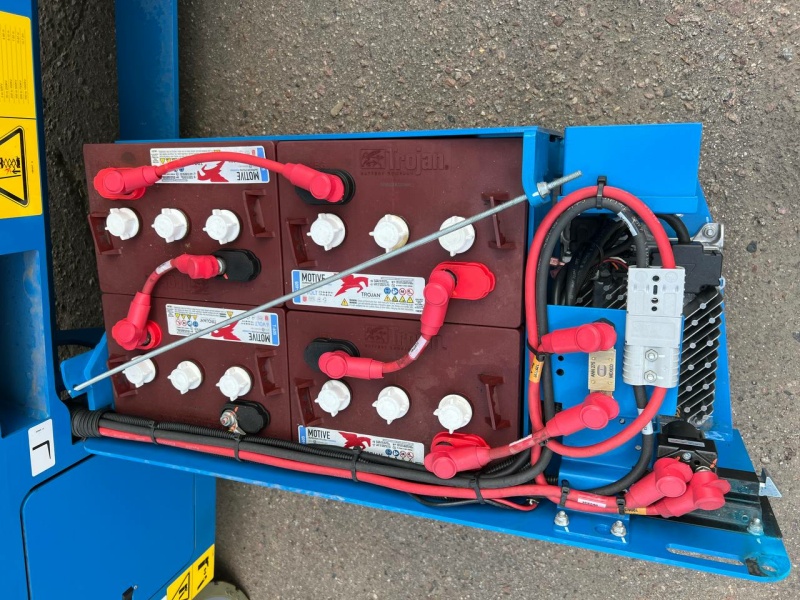 Ножничный подъемник GENIE GЕNIE GS-3232, грузоподъемность 227 кг