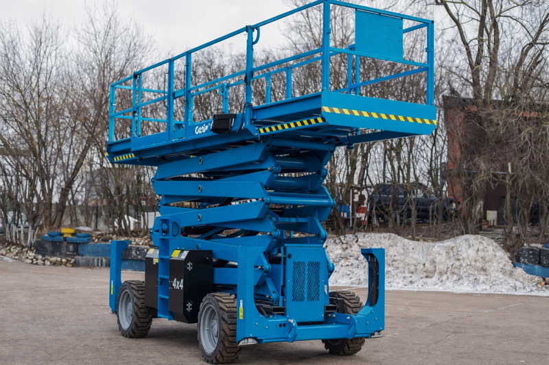 Ножничный подъемник GENIE GЕNIE GS-5390 RT, грузоподъемность 680 кг