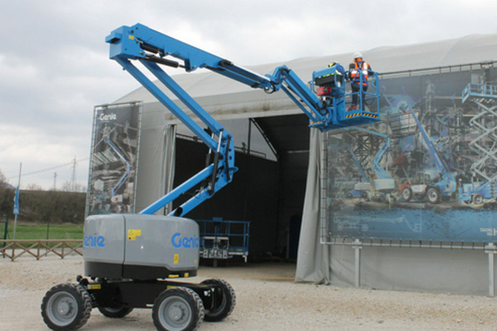 Самоходный подъемник коленчатого типа GENIE GЕNIE Z 45XC