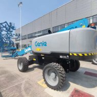 Телескопический подъемники GENIE S-65 XC, грузоподъемность 300/454 кг, размер платформы 0.76×1.83 м