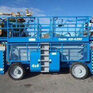 Самоходный подъемник ножничного типа GENIE GЕNIE GS-4390RT, грузоподъемность 680 кг, рабочая высота 15 м, тип питания Дизель