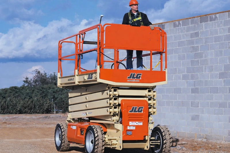 Подъемник ножничный JLG 4069LE, рабочая высота 14.19 м