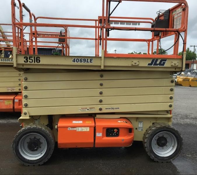 Подъемник ножничный JLG 4069LE, рабочая высота 14.19 м
