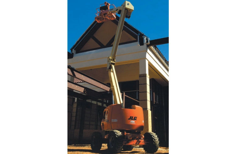 Самоходный коленчатый подъемник JLG E400AJPN, грузоподъемность 230 кг, рабочая высота 14.19 м, тип питания электрический, АКБ