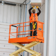 Ножничный подъемник JLG 2032ES, рабочая высота 8.10 м, тип питания Электрический