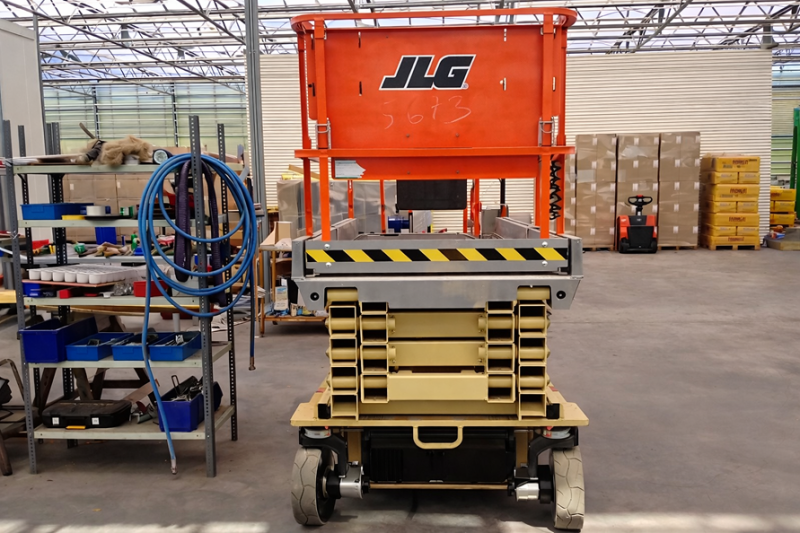 Подъемник ножничный JLG 2646ES, рабочая высота 9.92 м