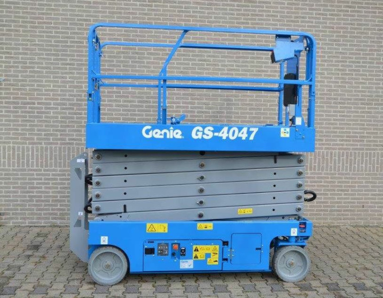 Ножничный подъемник GENIE GЕNIE GS-4047, грузоподъемность 350 кг