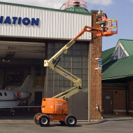 Самоходный коленчатый подъемник JLG M450AJ, грузоподъемность 230 кг, рабочая высота 15.72 м, тип питания электрический, АКБ