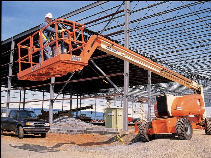 Самоходный коленчатый подъемник JLG 800A, грузоподъемность 230 кг, рабочая высота 26.38 м, тип питания Электрический