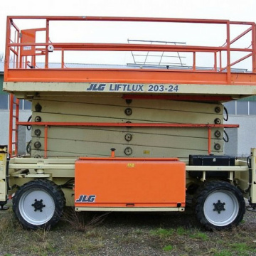 Подъемник ножничный JLG 203-24, грузоподъемность 750 кг, рабочая высота 22.3 м