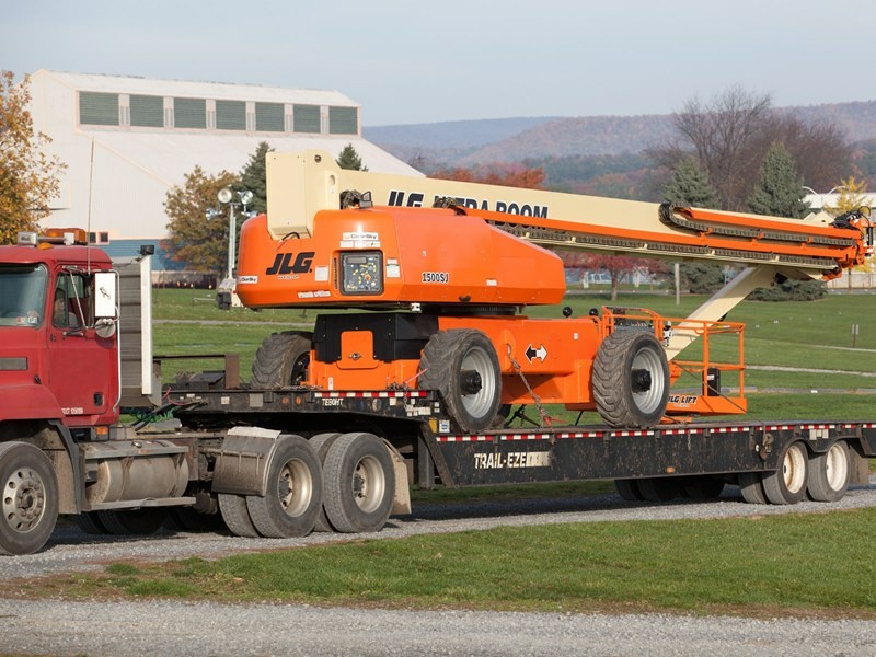 Телескопический подъемник JLG 1500SJ, грузоподъемность 450 кг
