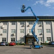 Самоходный подъемник коленчатого типа GENIE GЕNIE Z-40/23N, грузоподъемность 227 кг, тип питания аккумуляторный, размер платформы 0.76 м × 1.42 м