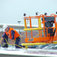 Самоходный коленчатый подъемник JLG 740AJ, грузоподъемность 230 кг, рабочая высота 24.55 м, тип питания Дизель