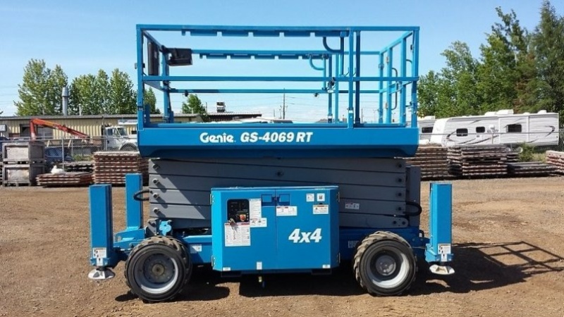 Ножничный подъемник GENIE GЕNIE GS-4069 RT, грузоподъемность 363 кг