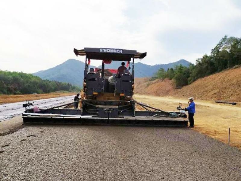 Асфальтоукладчик SINOMACH GYA9000