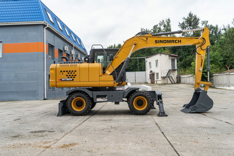 Колесный экскаватор SINOMACH GHT160W, эксплуатационная масса 15000 кг