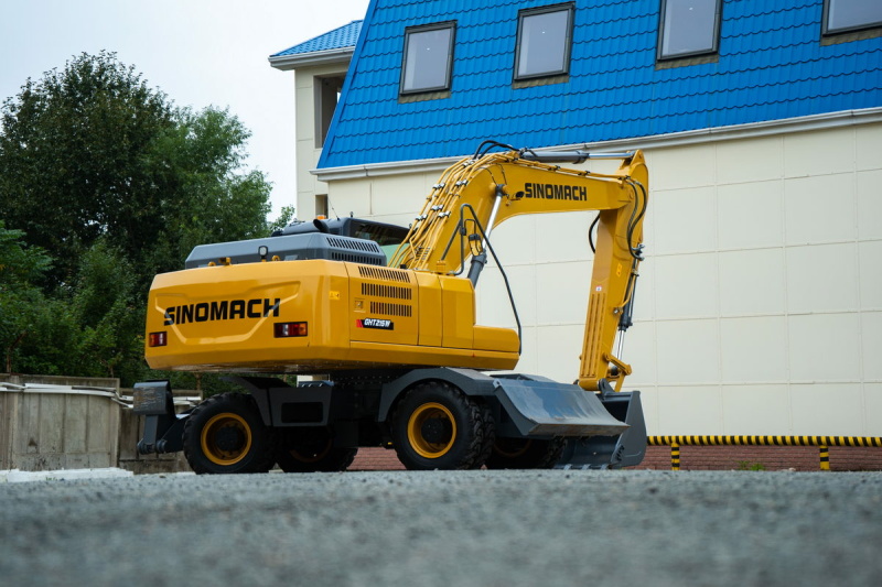 Колесный экскаватор SINOMACH GHT215W, эксплуатационная масса 21020 кг
