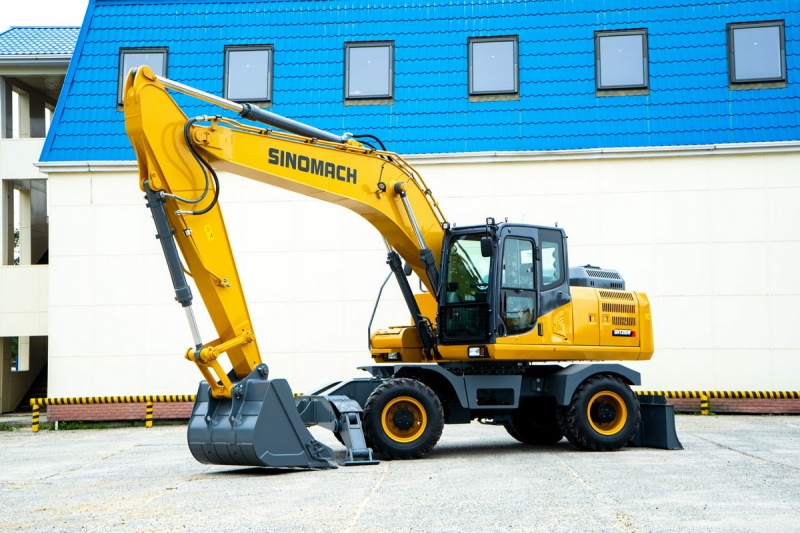 Колесный экскаватор SINOMACH GHT215W, эксплуатационная масса 21020 кг