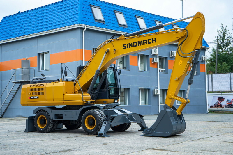 Колесный экскаватор SINOMACH GHT215W, эксплуатационная масса 21020 кг