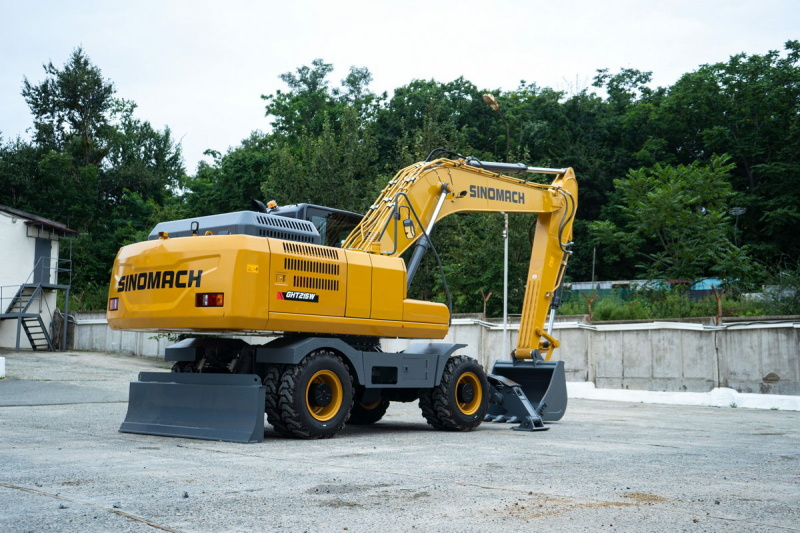 Колесный экскаватор SINOMACH GHT215W, эксплуатационная масса 21020 кг