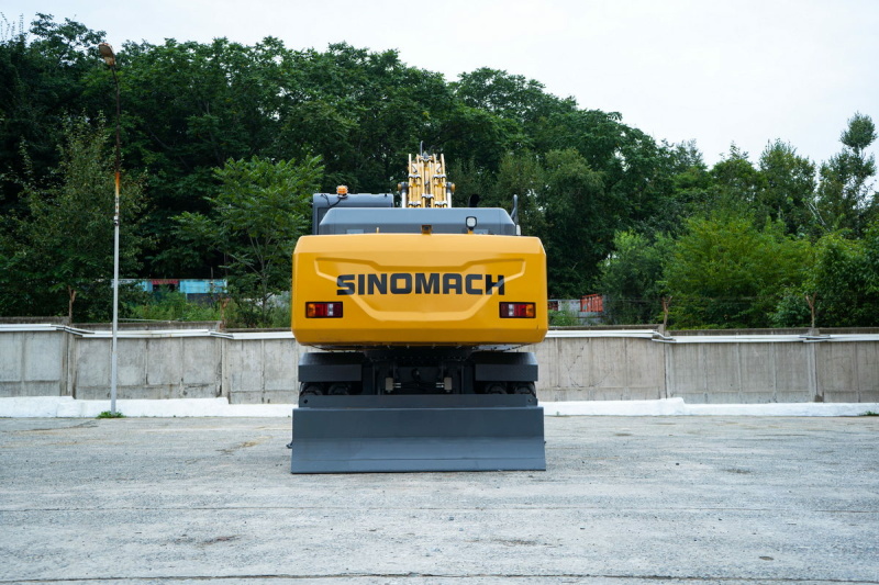 Колесный экскаватор SINOMACH GHT215W, эксплуатационная масса 21020 кг