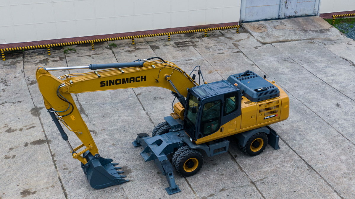 Колесный экскаватор SINOMACH GHT215W, эксплуатационная масса 21020 кг