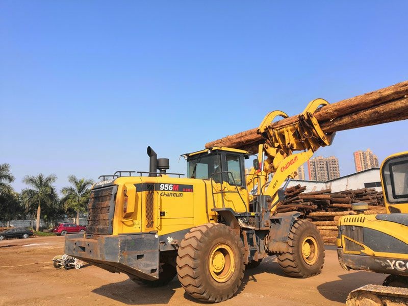 Фронтальный погрузчик SINOMACH 957S, двигатель Cummins 6LTAA 9.3 / ShangChai SC11CB220G2B1