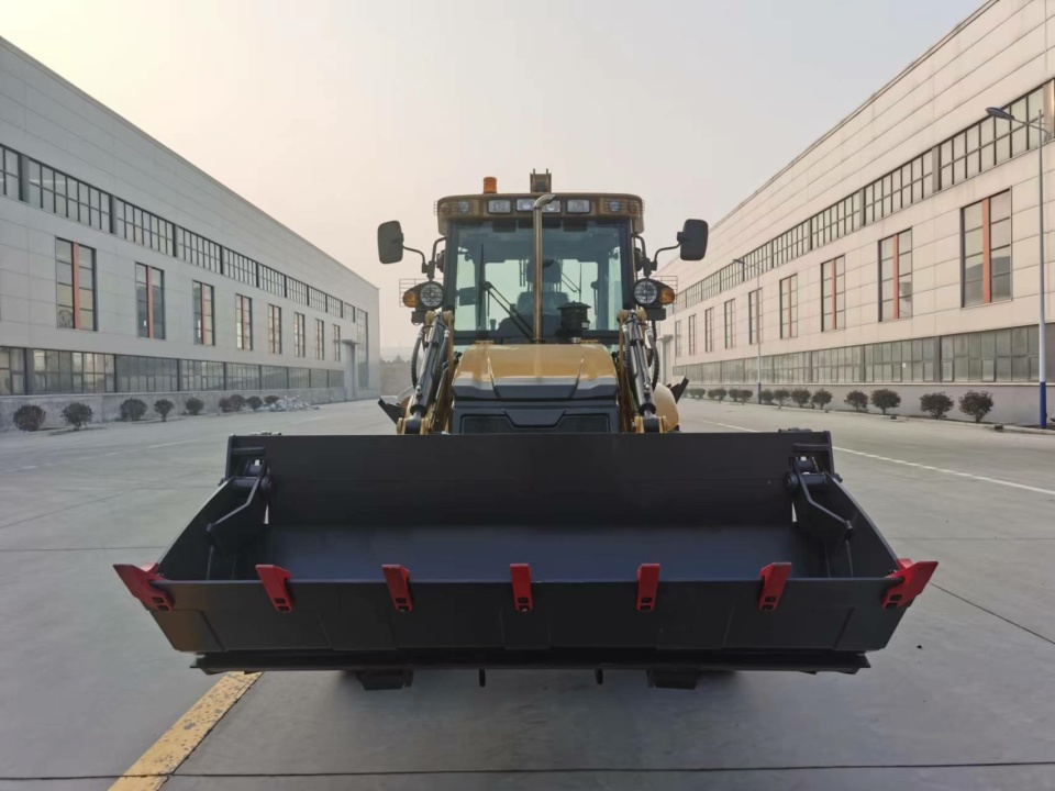 Экскаватор-погрузчик SADIN 388N-K, эксплуатационная масса 8100 ± 50 кг