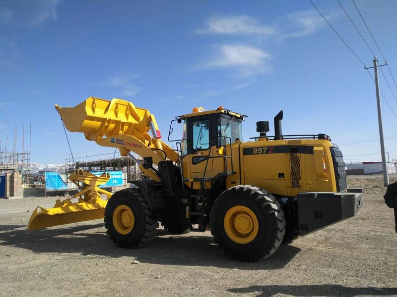 Фронтальный погрузчик SINOMACH 957Z, двигатель Cummins 6LTAA 9.3 / ShangChai SC11CB220G2B1