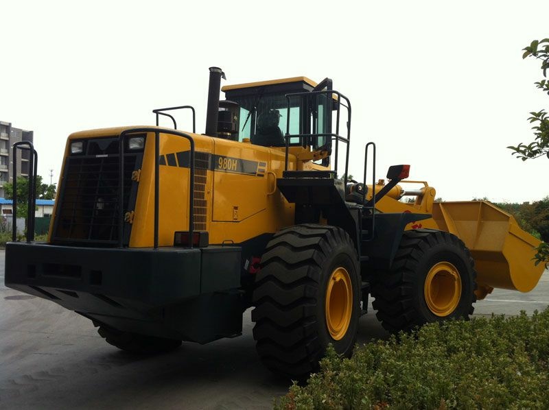 Фронтальный погрузчик SINOMACH 980H, двигатель Cummins QSM11-C290
