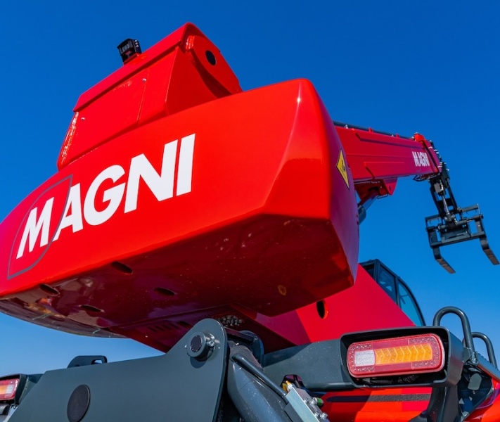 Телескопический погрузчик MAGNI RTH 8.39