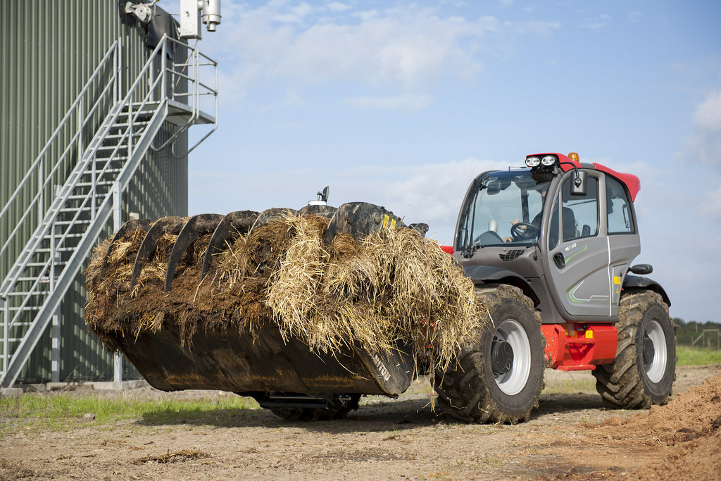 Телескопический погрузчик MANITOU MLT-X 960, грузоподъемность 6000 кг