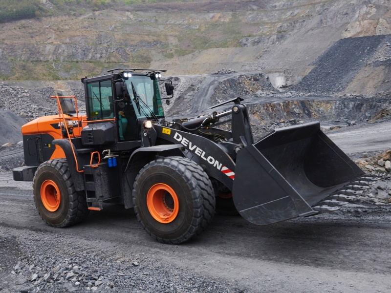 Фронтальный погрузчик DEVELON DL420A-7M