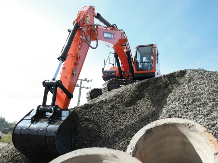 Гусеничный экскаватор DEVELON DX210-7M