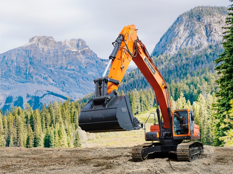 Гусеничный экскаватор DEVELON DX320LC-7M