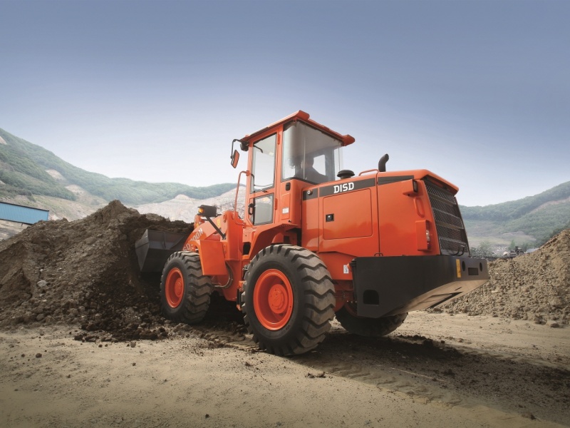 Фронтальный погрузчик DEVELON SD200