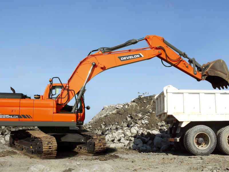 Гусеничный экскаватор DEVELON DX225NLCA