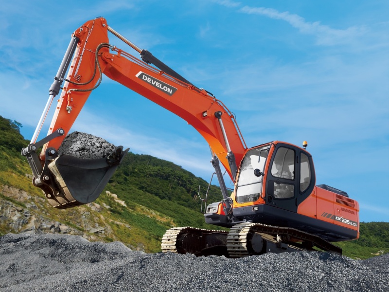 Гусеничный экскаватор DEVELON DX225NLCA